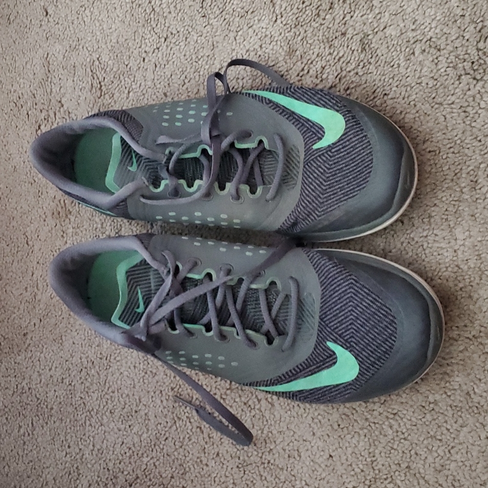 Nike Fitsole lightweight running shoes size 9.5